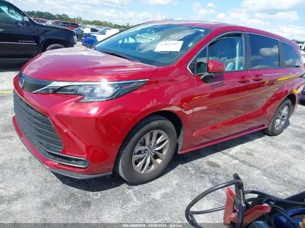 5TDKRKEC4RS188352 2024 TOYOTA SIENNA - Image 2