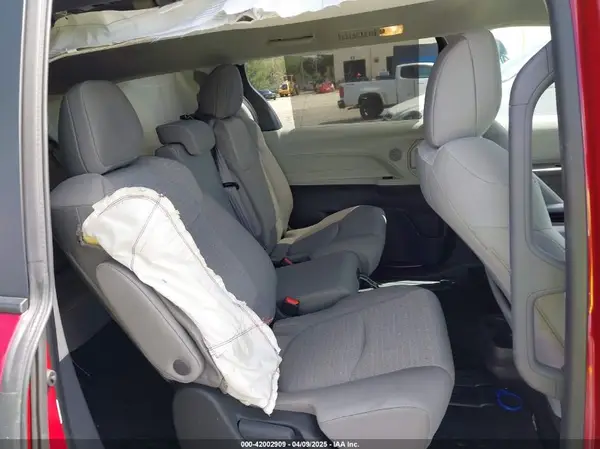 5TDKRKEC4RS188352 2024 TOYOTA SIENNA - Image 8