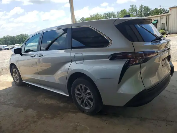 5TDKRKEC4RS188691 2024 TOYOTA SIENNA - Image 2