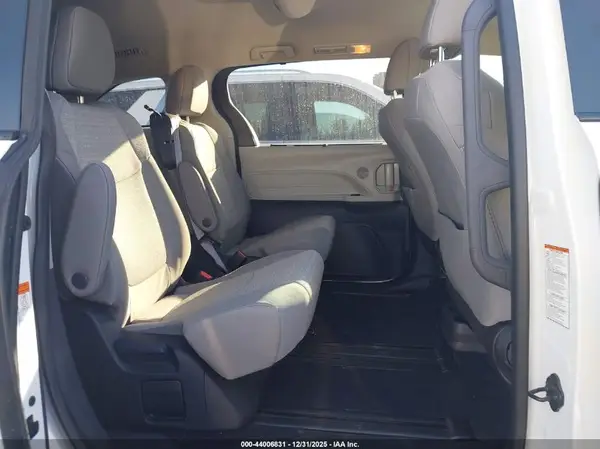 5TDKRKEC4RS193101 2024 TOYOTA SIENNA - Image 8