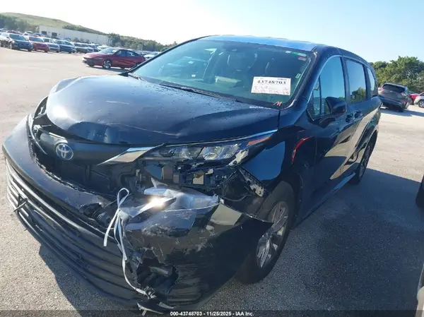 5TDKRKEC4RS193132 2024 TOYOTA SIENNA - Image 2