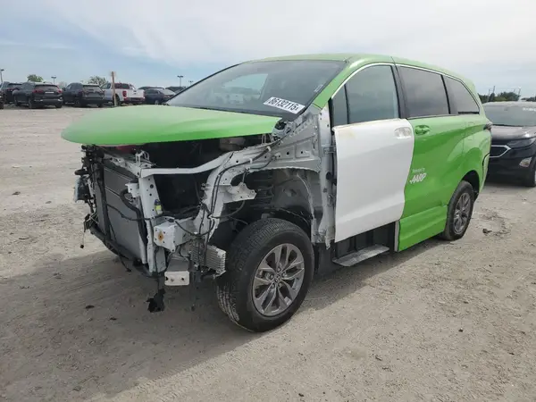 5TDKRKEC4RS212391 2024 TOYOTA SIENNA - Image 1