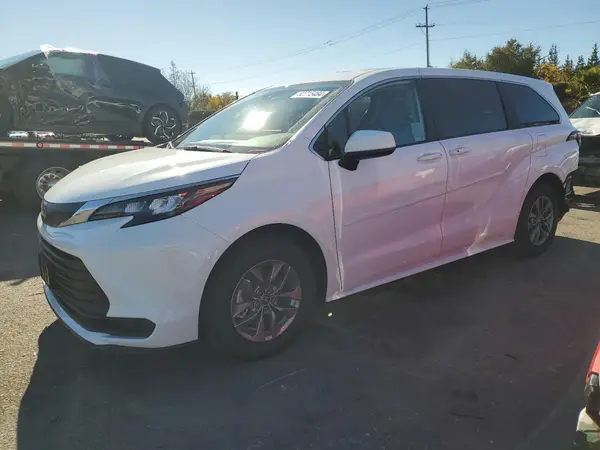 5TDKRKEC4RS220376 2024 TOYOTA SIENNA - Image 1