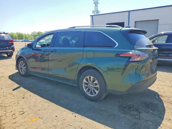 5TDKRKEC4SS239032 2025 TOYOTA SIENNA - Image 2
