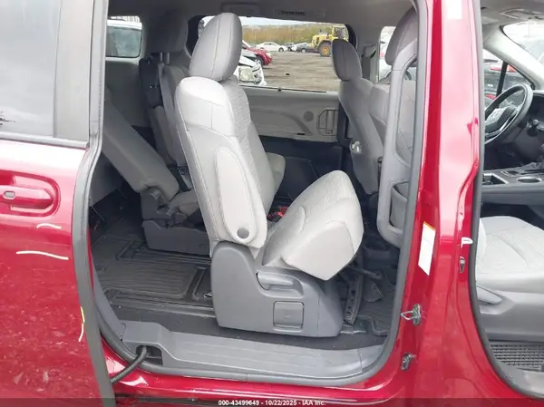 5TDKRKEC5MS007767 2021 TOYOTA SIENNA - Image 8