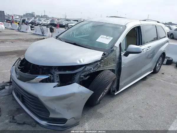 5TDKRKEC5MS010782 2021 TOYOTA SIENNA - Image 2