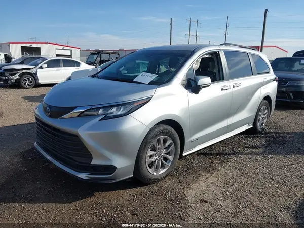 5TDKRKEC5MS014668 2021 TOYOTA SIENNA - Image 2