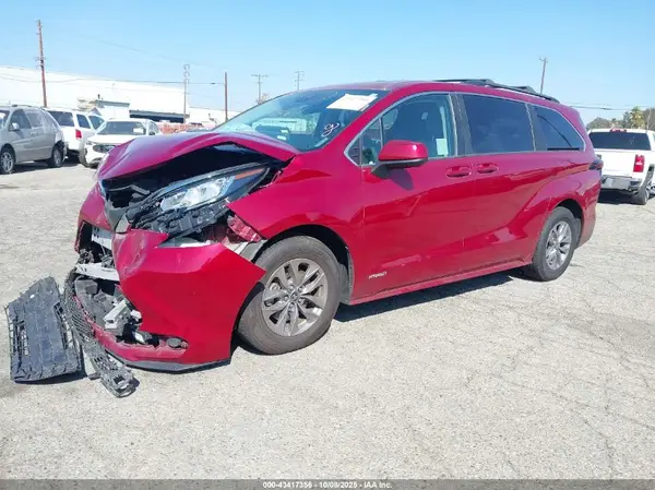 5TDKRKEC5MS016128 2021 TOYOTA SIENNA - Image 2