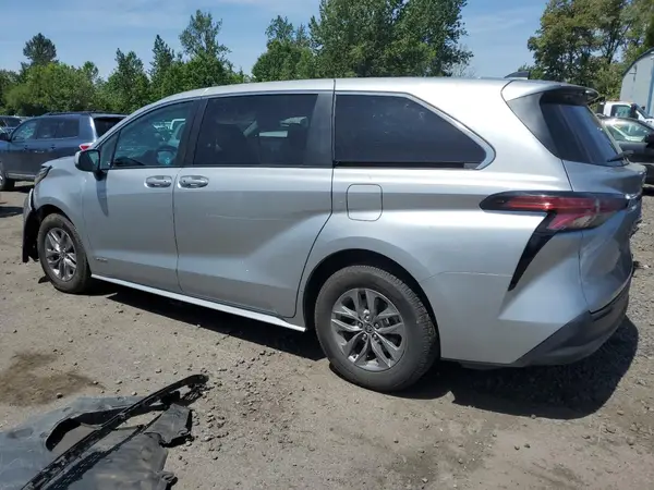 5TDKRKEC5MS022995 2021 TOYOTA SIENNA - Image 2