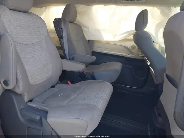 5TDKRKEC5MS028148 2021 TOYOTA SIENNA - Image 8