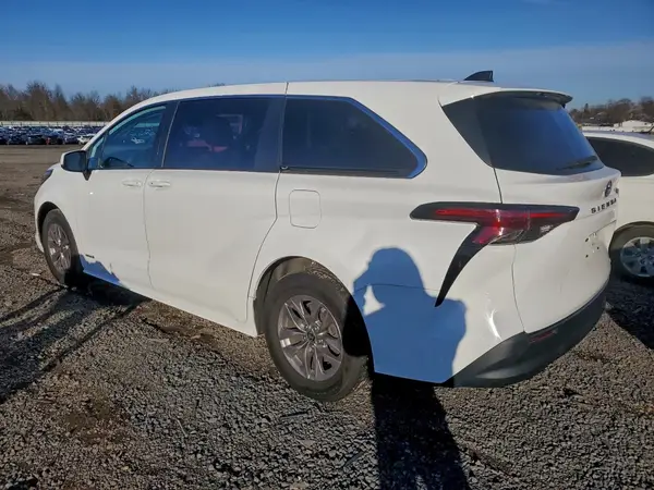 5TDKRKEC5MS031163 2021 TOYOTA SIENNA - Image 2