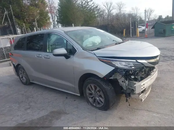 5TDKRKEC5MS031258 2021 TOYOTA SIENNA - Image 1