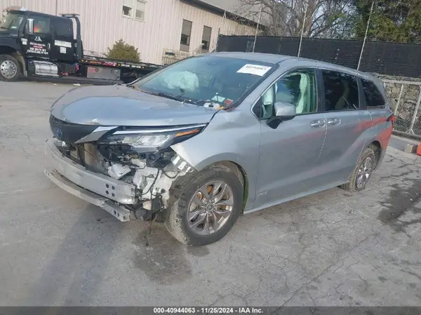 5TDKRKEC5MS031258 2021 TOYOTA SIENNA - Image 2
