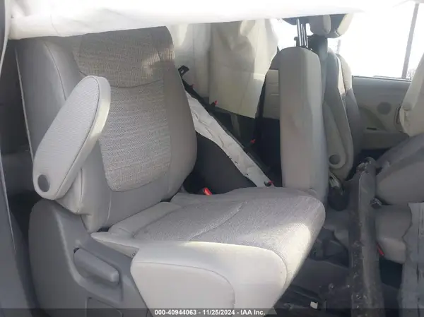 5TDKRKEC5MS031258 2021 TOYOTA SIENNA - Image 8