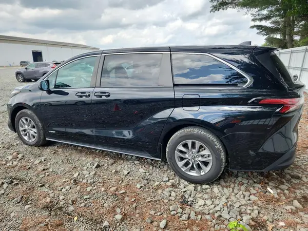 5TDKRKEC5MS032510 2021 TOYOTA SIENNA - Image 2