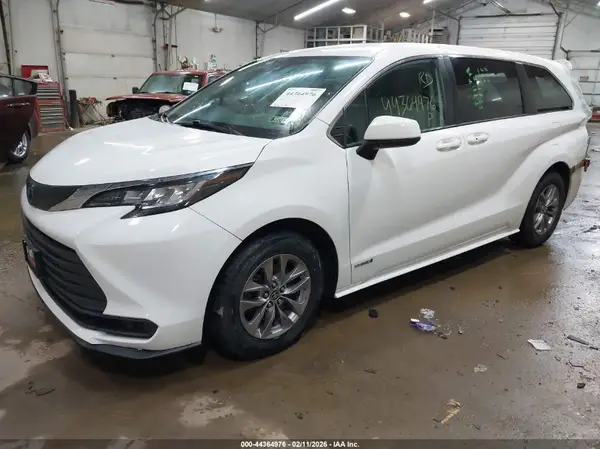 5TDKRKEC5MS035133 2021 TOYOTA SIENNA - Image 2