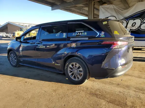 5TDKRKEC5MS037139 2021 TOYOTA SIENNA - Image 2