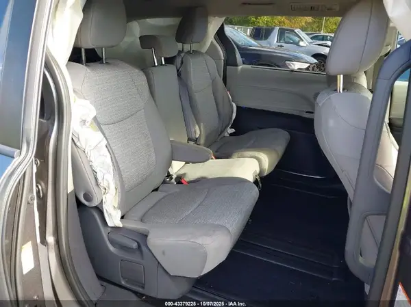 5TDKRKEC5MS038145 2021 TOYOTA SIENNA - Image 8
