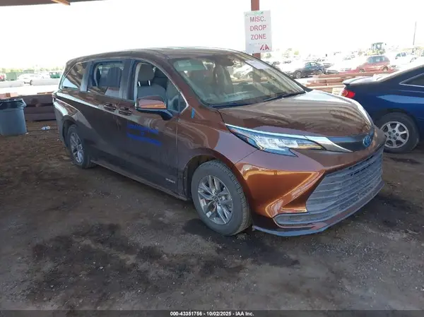 5TDKRKEC5MS042826 2021 TOYOTA SIENNA - Image 1
