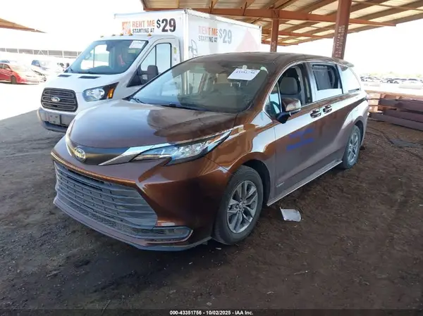 5TDKRKEC5MS042826 2021 TOYOTA SIENNA - Image 2