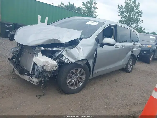 5TDKRKEC5MS046987 2021 TOYOTA SIENNA - Image 2