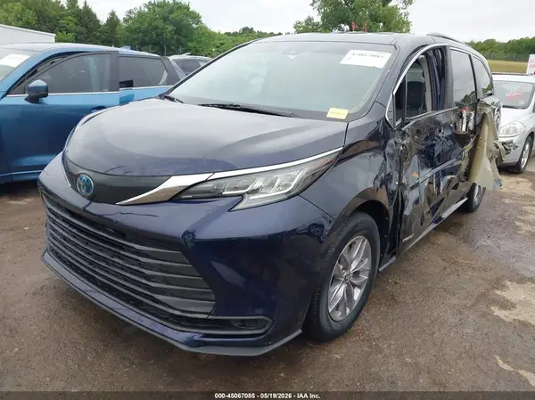 5TDKRKEC5MS056189 2021 TOYOTA SIENNA - Image 2