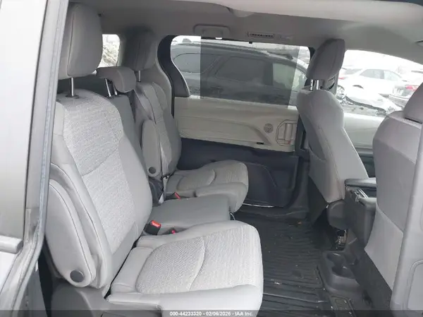 5TDKRKEC5MS063823 2021 TOYOTA SIENNA - Image 8