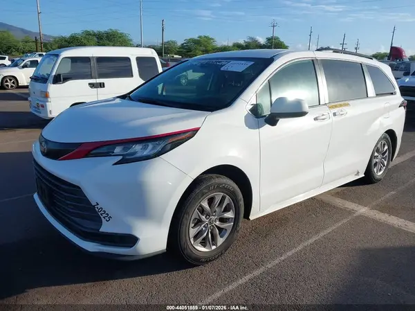 5TDKRKEC5NS076783 2022 TOYOTA SIENNA - Image 2