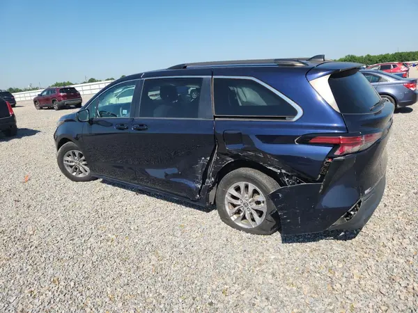 5TDKRKEC5NS088853 2022 TOYOTA SIENNA - Image 2