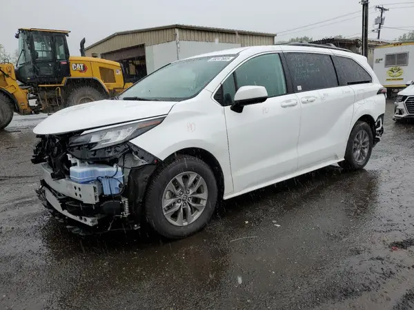 5TDKRKEC5PS139450 2023 TOYOTA SIENNA - Image 1