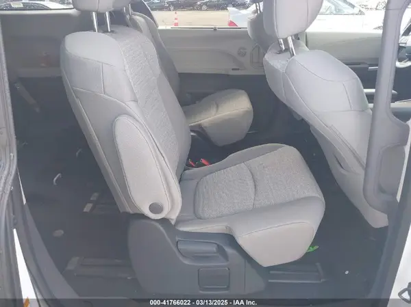 5TDKRKEC5RS196136 2024 TOYOTA SIENNA - Image 8