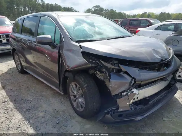 5TDKRKEC5RS202419 2024 TOYOTA SIENNA - Image 1