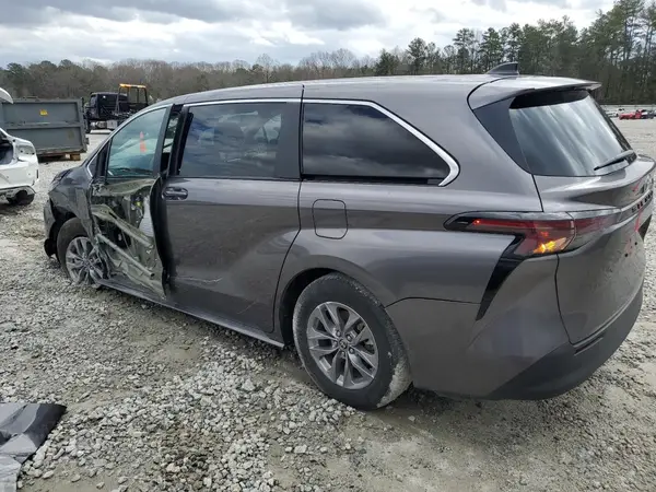 5TDKRKEC5RS208155 2024 TOYOTA SIENNA - Image 2