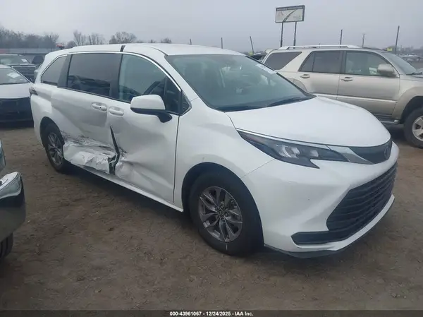 5TDKRKEC5RS216465 2024 TOYOTA SIENNA - Image 1