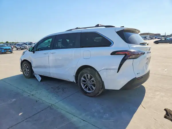 5TDKRKEC5SS227021 2025 TOYOTA SIENNA - Image 2