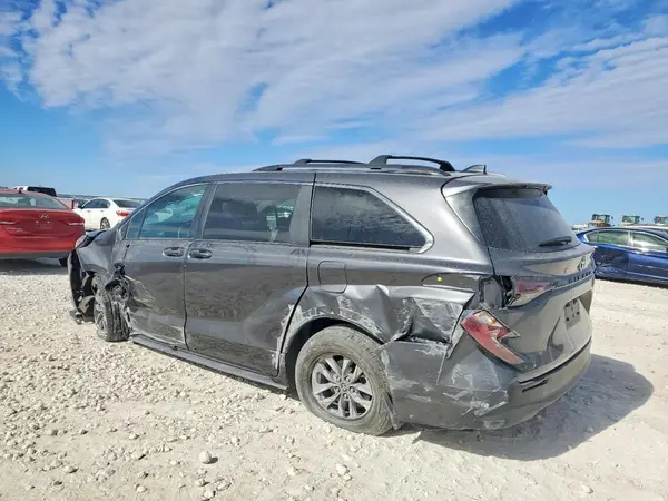 5TDKRKEC5SS236494 2025 TOYOTA SIENNA - Image 2