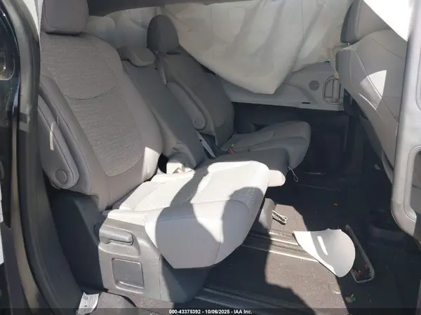 5TDKRKEC5SS246474 2025 TOYOTA SIENNA - Image 8
