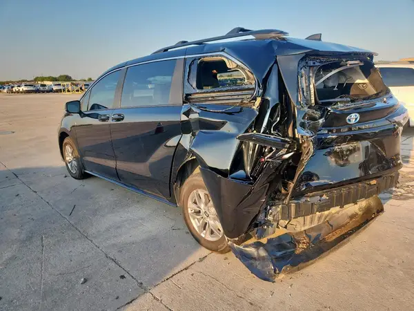 5TDKRKEC5SS253800 2025 TOYOTA SIENNA - Image 2