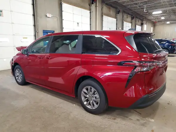 5TDKRKEC5SS277062 2025 TOYOTA SIENNA - Image 2