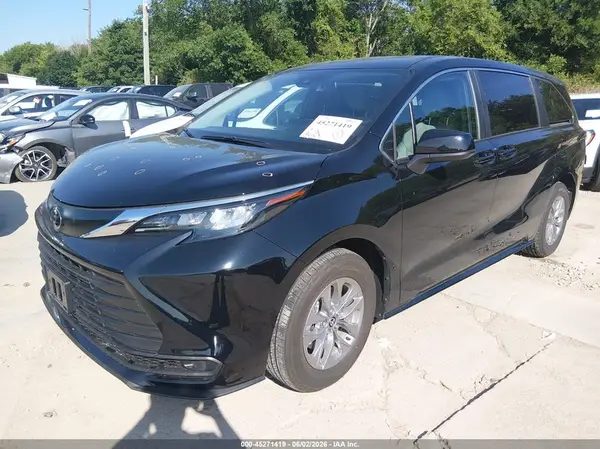 5TDKRKEC5TS312619 2026 TOYOTA SIENNA - Image 2