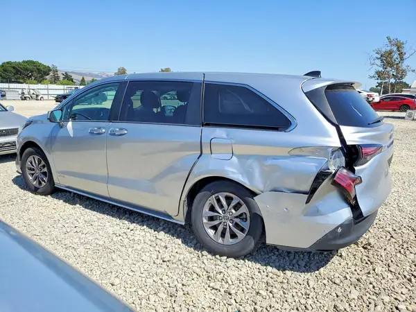 5TDKRKEC6MS012461 2021 TOYOTA SIENNA - Image 2