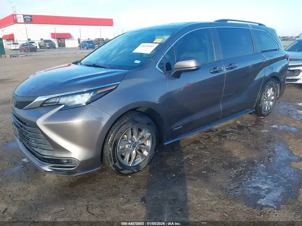 5TDKRKEC6MS024898 2021 TOYOTA SIENNA - Image 2