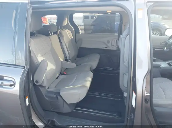 5TDKRKEC6MS024898 2021 TOYOTA SIENNA - Image 8