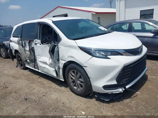 5TDKRKEC6MS029020 2021 TOYOTA SIENNA - Image 1