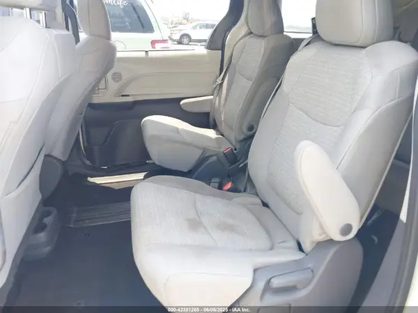 5TDKRKEC6MS029020 2021 TOYOTA SIENNA - Image 8