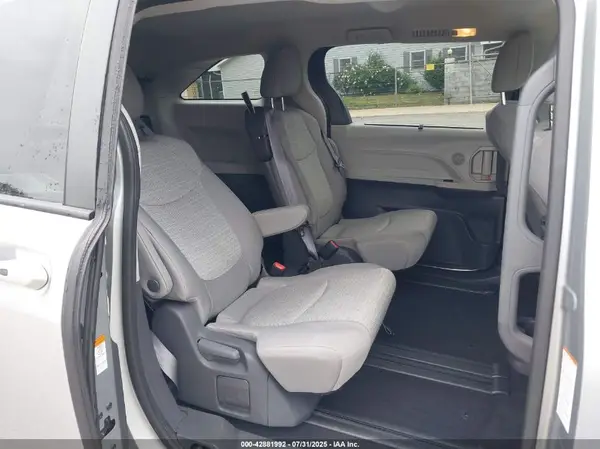 5TDKRKEC6MS031995 2021 TOYOTA SIENNA - Image 8