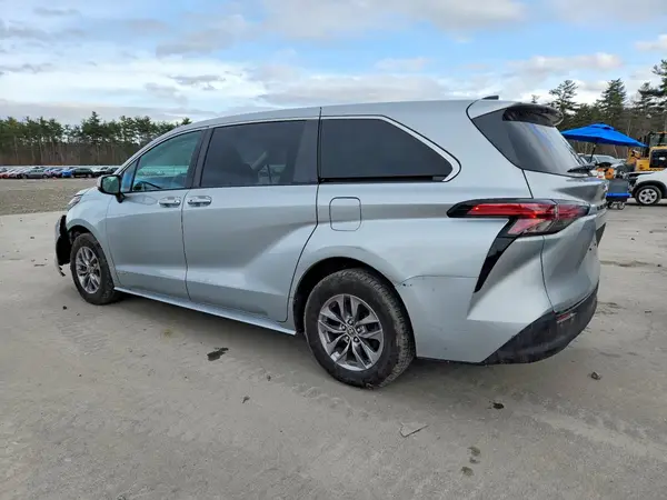 5TDKRKEC6MS038963 2021 TOYOTA SIENNA - Image 2