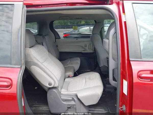 5TDKRKEC6MS043676 2021 TOYOTA SIENNA - Image 8