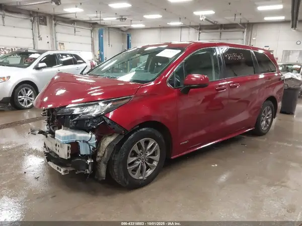 5TDKRKEC6MS061238 2021 TOYOTA SIENNA - Image 2