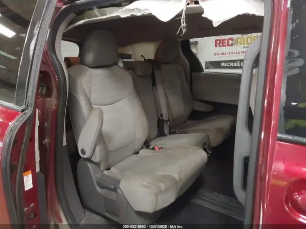 5TDKRKEC6MS061238 2021 TOYOTA SIENNA - Image 8